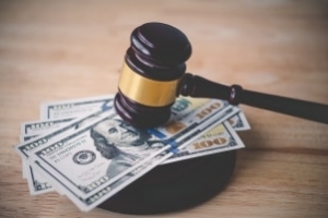How Much Does a Personal Injury Lawyer Cost?